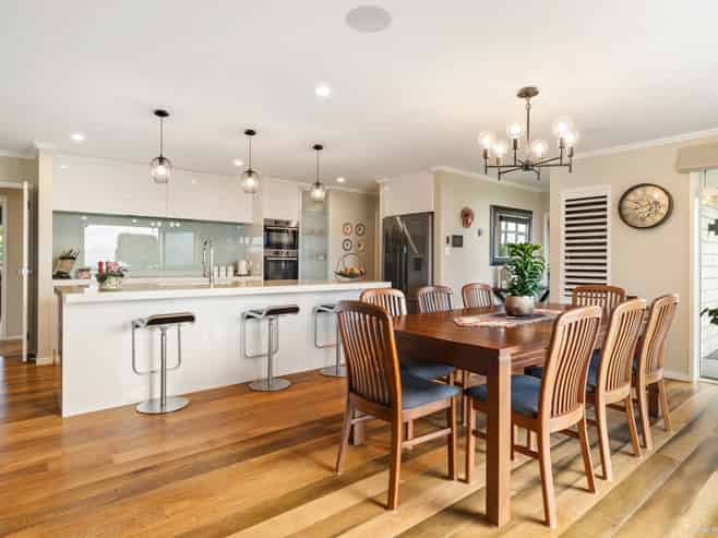 18 Lawrence Carter Drive, Bombay