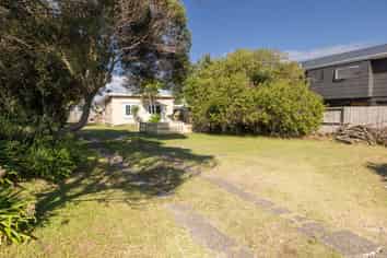 808 Papamoa Beach Road, Papamoa