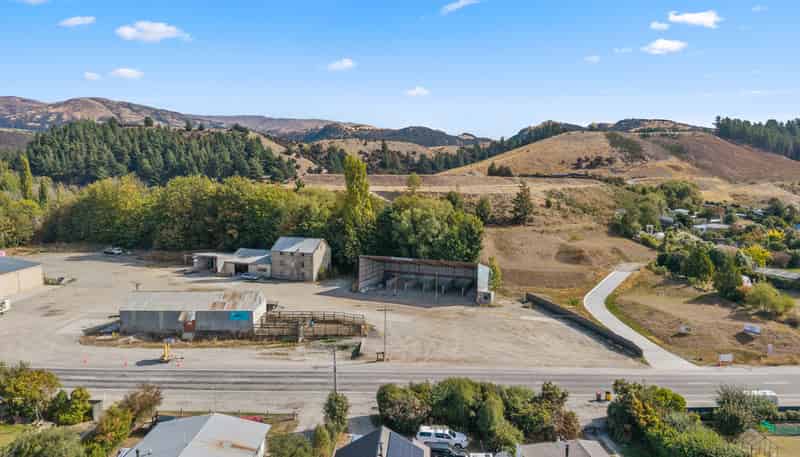 132 Main Road, Luggate