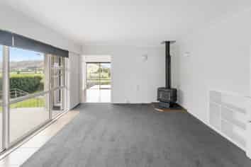 889 New North Road, Clevedon