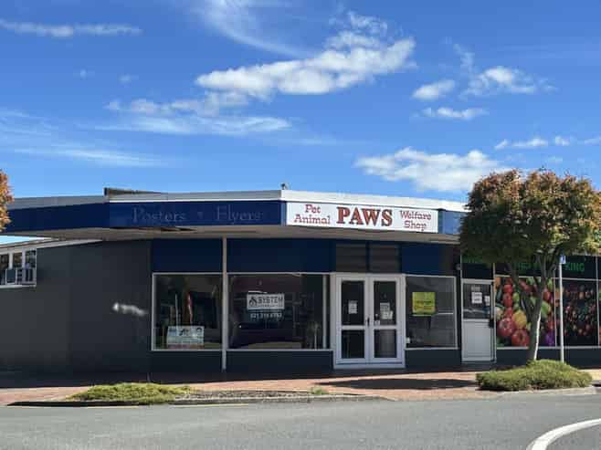 High Profile Corner Retail/Office for Lease