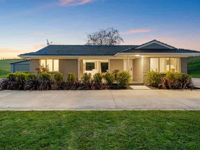 391 Whitford Park Road, Whitford