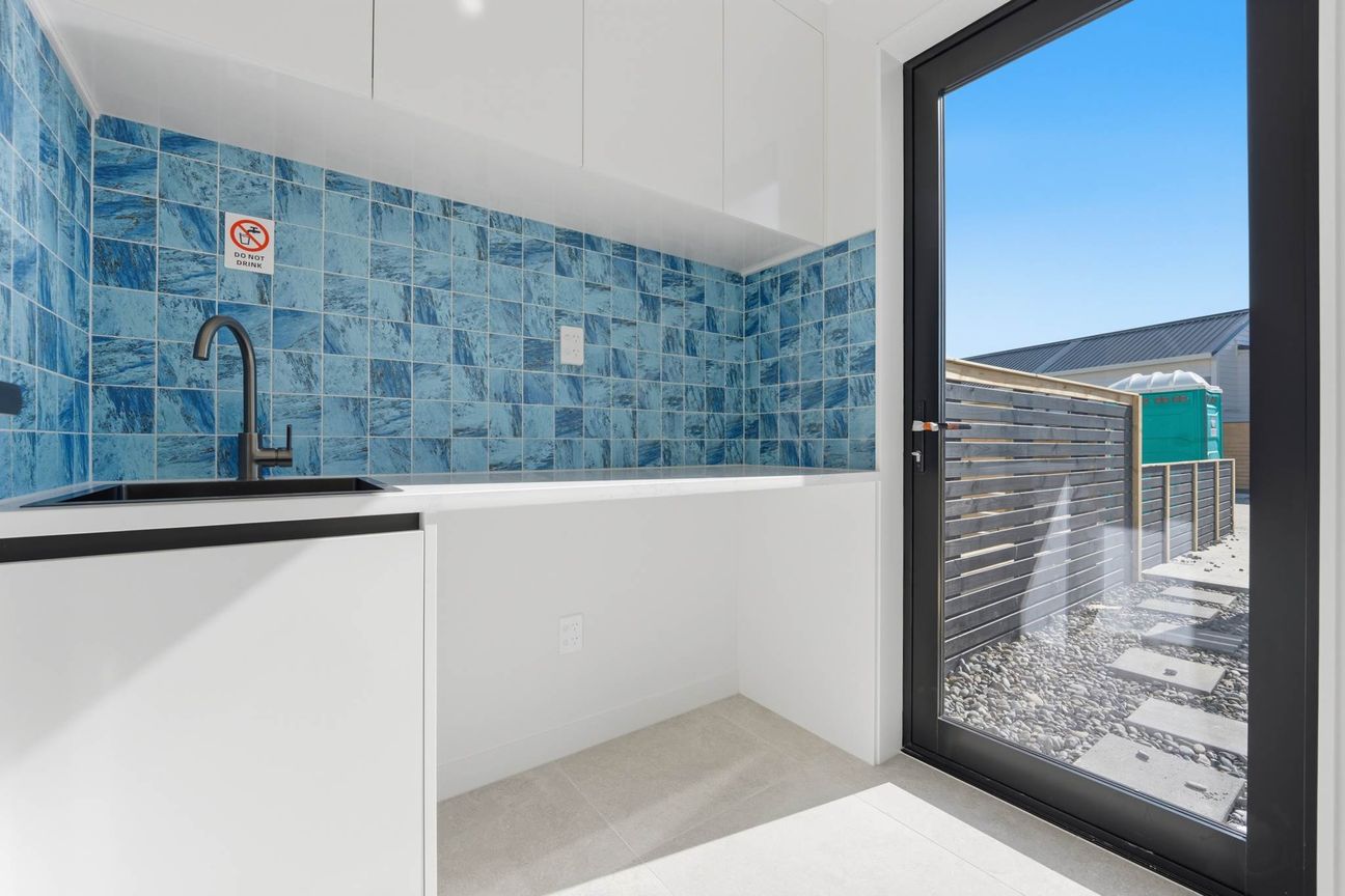 Stylish Living Opposite the Park - Meer
