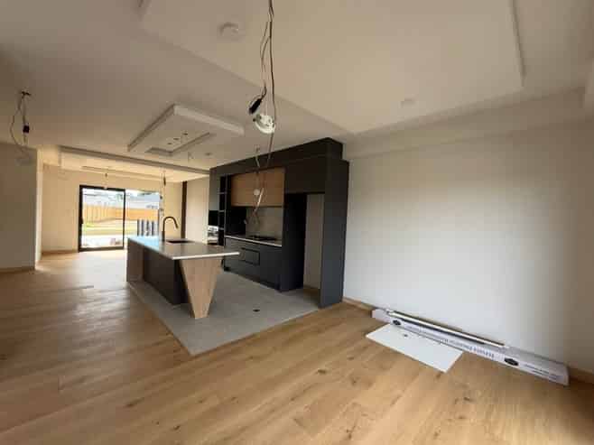 Unit 4/91 Otuwairoa Esplanade, Papakura