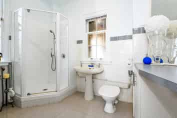 2/75 Parnell Road, Parnell