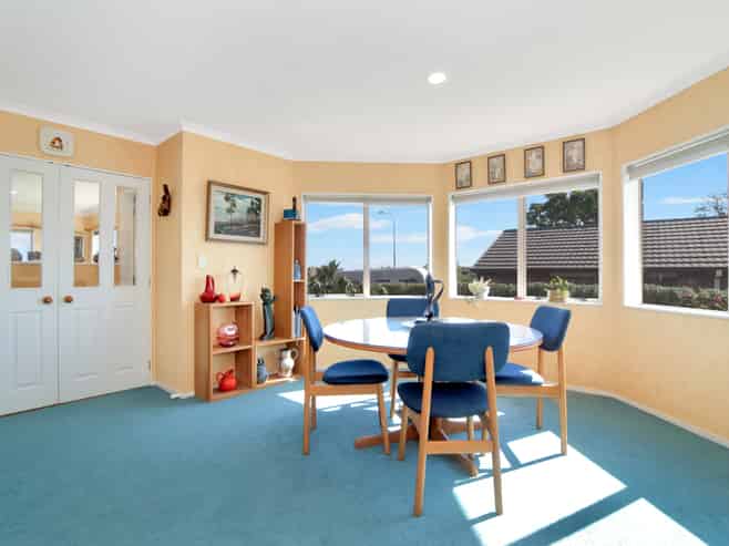 18 Diamond Head, Hairini