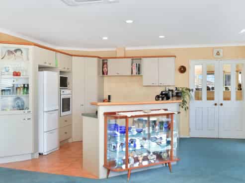 18 Diamond Head, Hairini