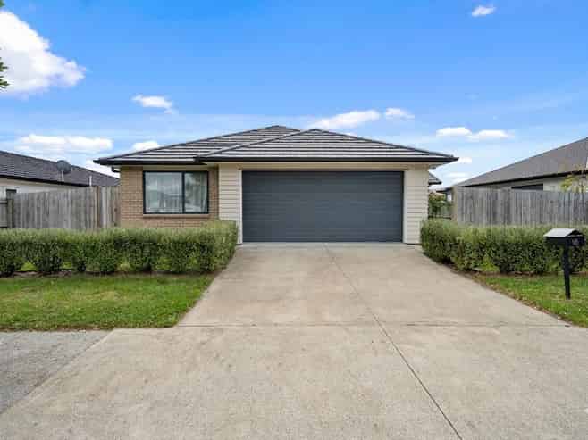 18 Twin Parks Rise, Papakura