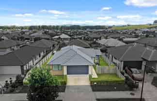 18 Twin Parks Rise, Papakura