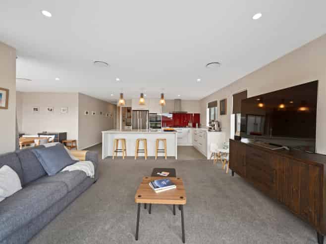 18 Twin Parks Rise, Papakura