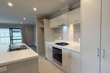 27 Moonsail Drive, Whitby