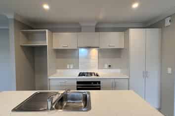 27 Moonsail Drive, Whitby