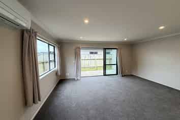 27 Moonsail Drive, Whitby