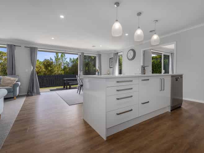 130 John Burke Drive, Aotea