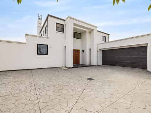 3 Lexington Place, Shirley