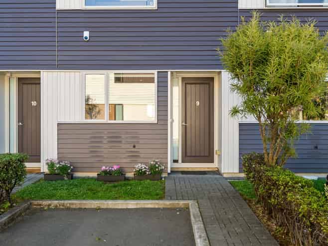 9/8 Thatcher Crescent, Crofton Downs