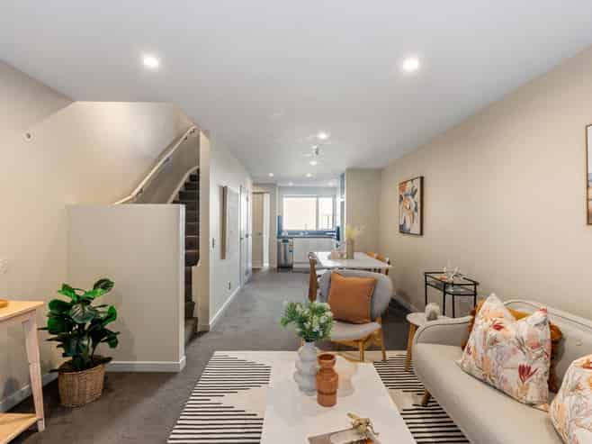 9/8 Thatcher Crescent, Crofton Downs