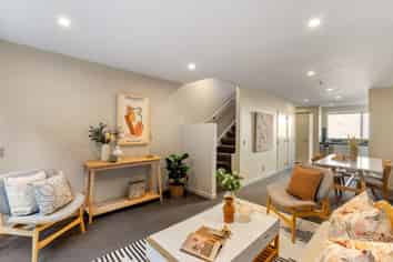 9/8 Thatcher Crescent, Crofton Downs