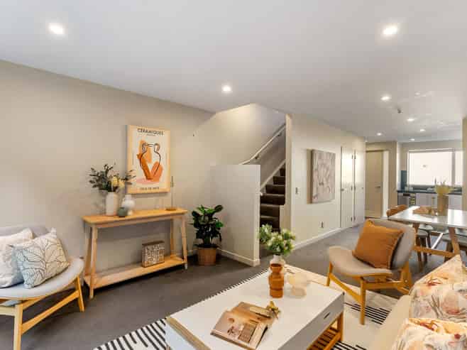 9/8 Thatcher Crescent, Crofton Downs