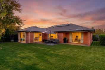8 Mondrian Lane, Rolleston