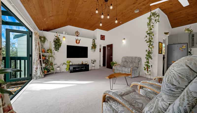 1/11 De Val Drive, Titirangi