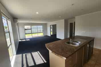 360 One Tree Point Road, One Tree Point