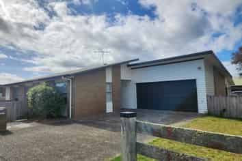 360 One Tree Point Road, One Tree Point