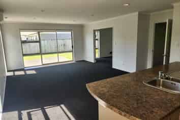 360 One Tree Point Road, One Tree Point