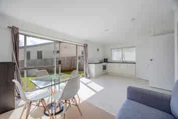 2/9 Mackwood Place, Birkdale