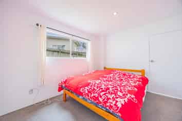 2/9 Mackwood Place, Birkdale