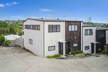2/15 Tilden Avenue, Hillcrest