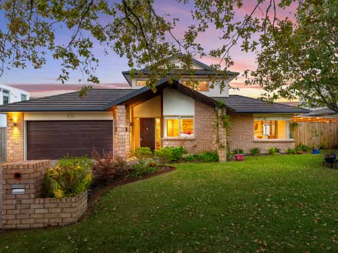 12 English Oak Drive, Schnapper Rock