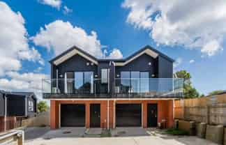 8/233 Great North Road, Henderson