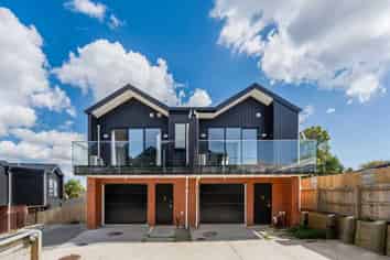 8/233 Great North Road, Henderson