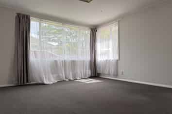 8 Bathurst Street, Silverstream