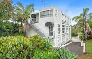 3/27 Piccadilly Place, Kohimarama