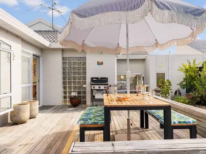 2/10 Dunn Place, Farm Cove