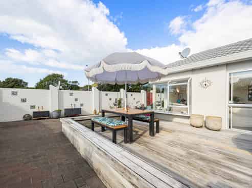 2/10 Dunn Place, Farm Cove