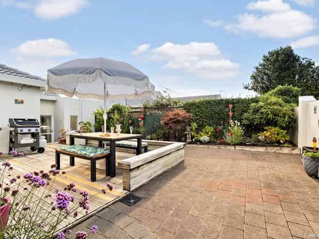 2/10 Dunn Place, Farm Cove