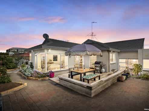 2/10 Dunn Place, Farm Cove