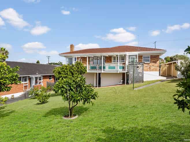 13 Currie Avenue, Hillsborough