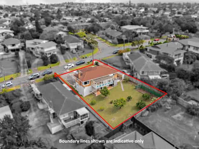 13 Currie Avenue, Hillsborough