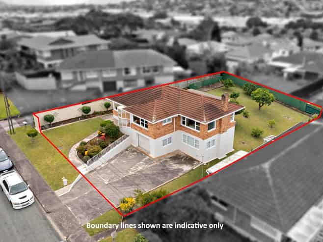 13 Currie Avenue, Hillsborough