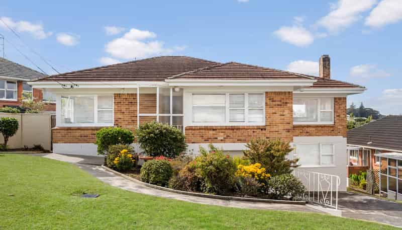 13 Currie Avenue, Hillsborough