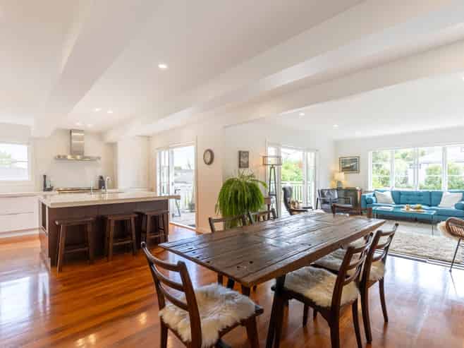 18 Bay Road, Saint Heliers