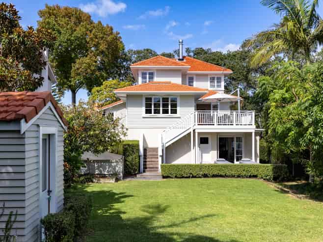 18 Bay Road, Saint Heliers