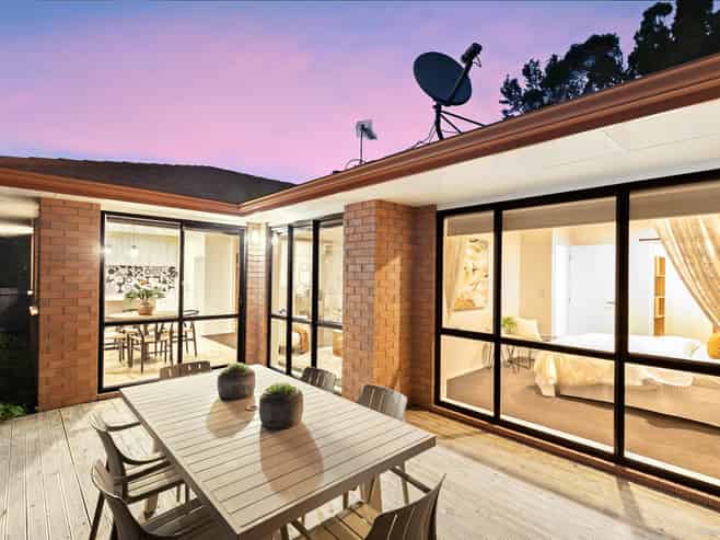 6 Dovey Place, Massey