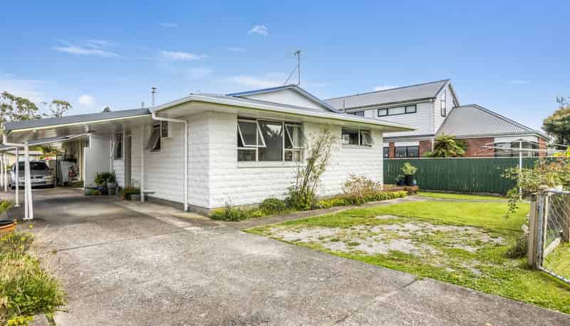 17b Eastons road, Westport