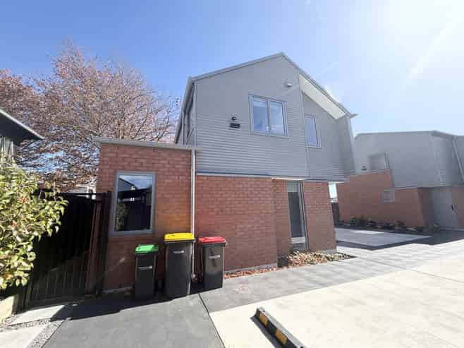 56 Grafton Street , Waltham