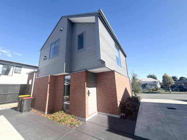 56 Grafton Street , Waltham